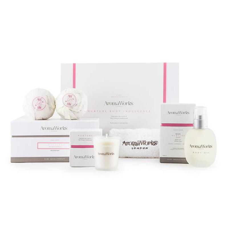 Nurture Body Indulgence Set by Aromaworks for Unisex - 5 Pc Set 3.4oz Body Oil, 2.6oz Candle, 2Pcs Duo AromaBomb, White Aromaworks Flannel